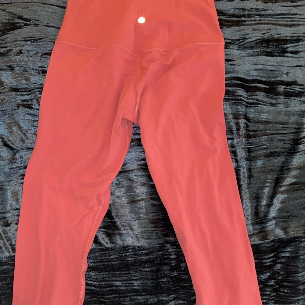 Lulu pink cropped leggings